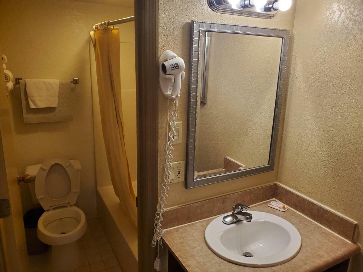 بيدجن فورج Colonial House Motel المظهر الخارجي الصورة
