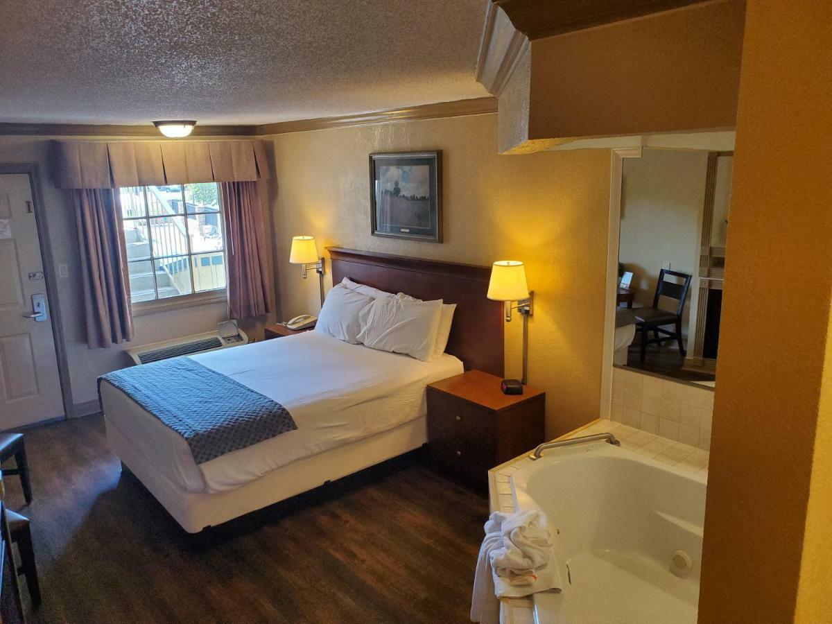 بيدجن فورج Colonial House Motel المظهر الخارجي الصورة
